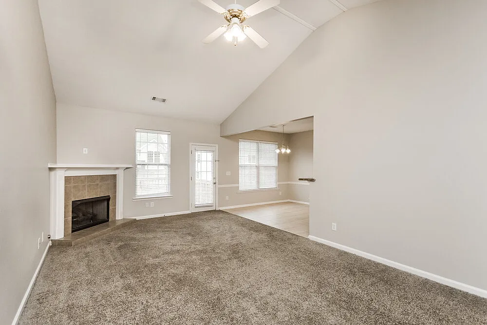 5 bed, 3.0 bath, 2842 sqft, $3,390 — Photo 4