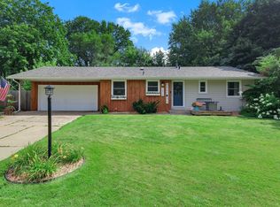 1015 Lowell Dr, Apple Valley, MN 55124