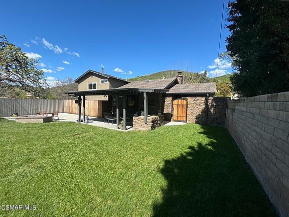 2nd image of 2484 E Hillcrest Dr