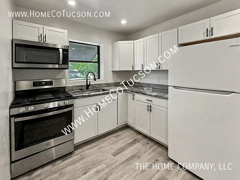 3435 E Elida St — Photo 6