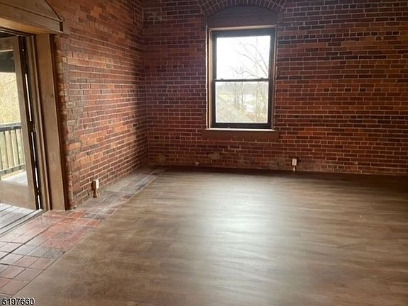 4th image of 16 Walling Ave #207