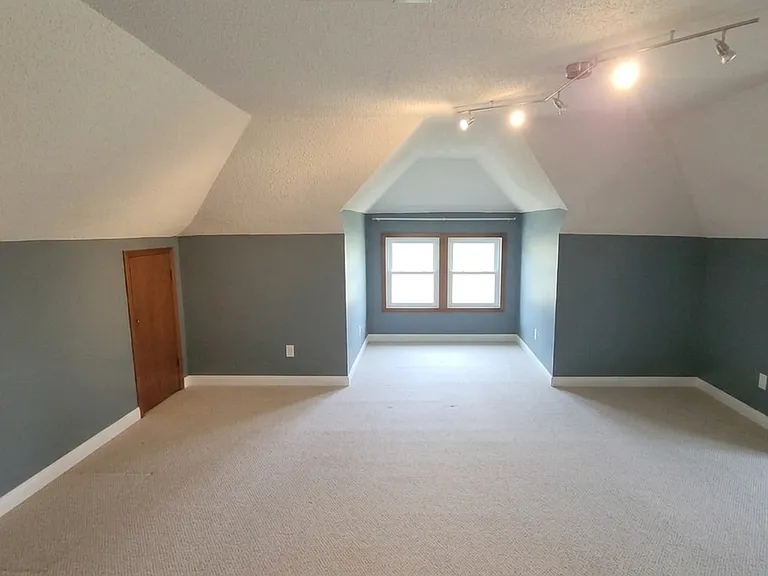 202 W 4th Ave — Photo 17