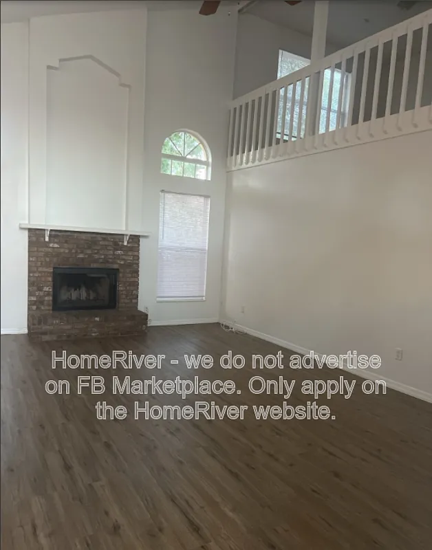3 bed, 2.5 bath, 2113 sqft, $2,495 — Photo 4