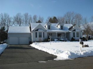 10 Shelby Ln, East Longmeadow, MA 01028