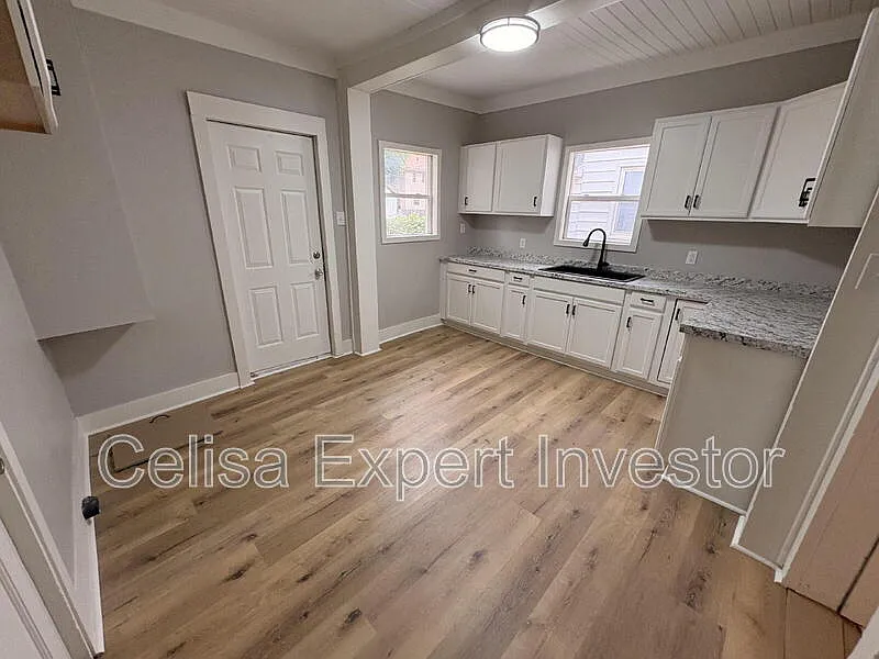 2 bed, 1.0 bath, 1200 sqft, $1,075 — Photo 4
