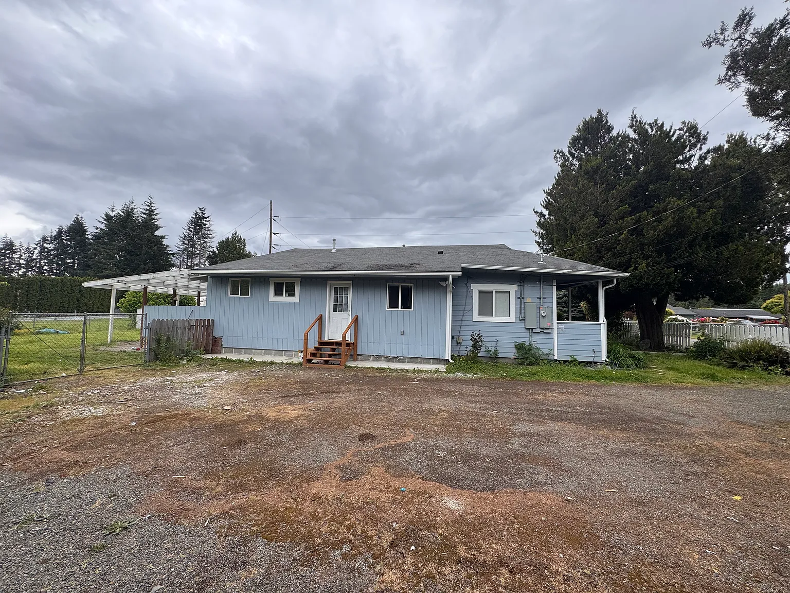 4 bed, 1297 sqft, $2,300 — Photo 1