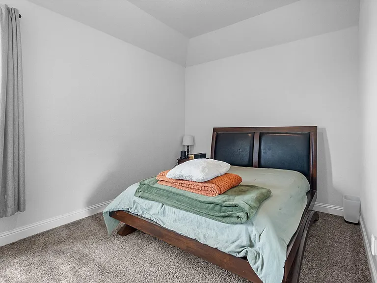 840 Parkside Dr — Photo 14
