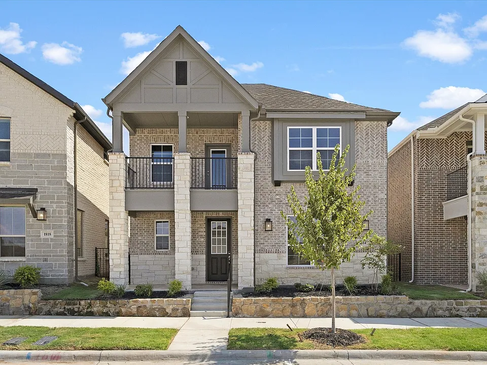 1814 Waterwalk Dr