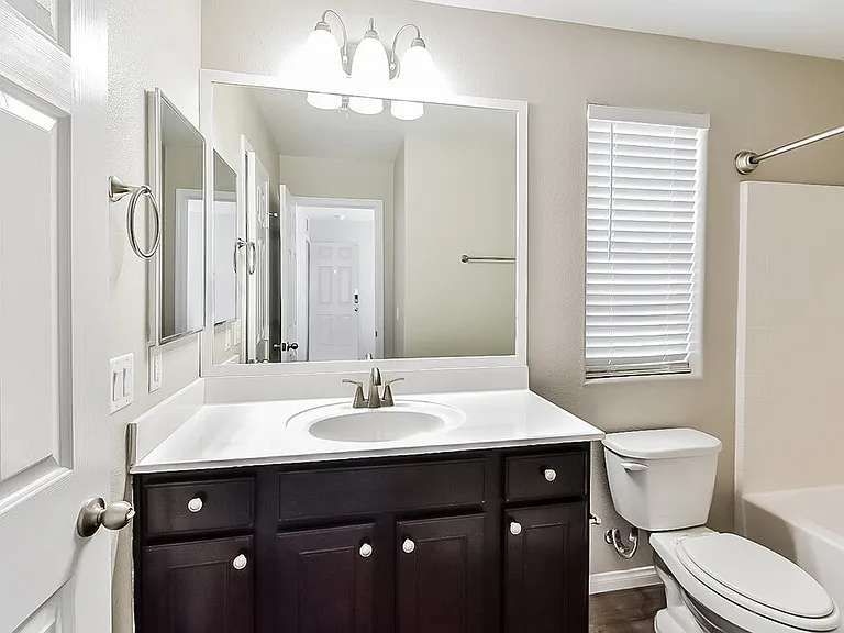 10509 W Gilmore Ave — Photo 14