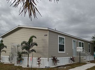 8370 SE Eagle Ave, Hobe Sound, FL 33455