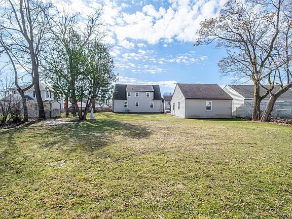 2nd image of 7582 Miller Rd