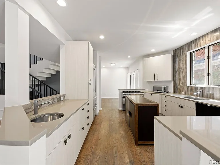 290 Madison St — Photo 9