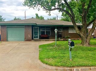 704 S Brookview Ln, Mustang, OK 73064