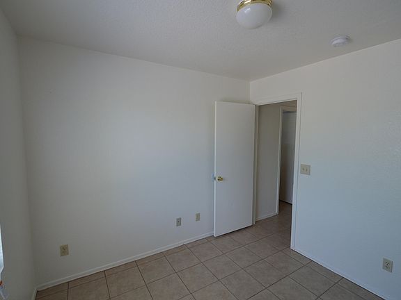 4th image of 2427 N Los Altos Ave Unit 2