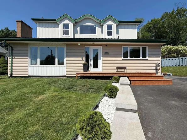 22 Belvedere Dr, Lower Sackville, NS B4C 2M1