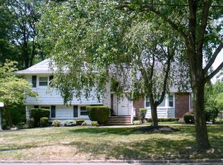 424 Montauk Dr, Westfield, NJ 07090