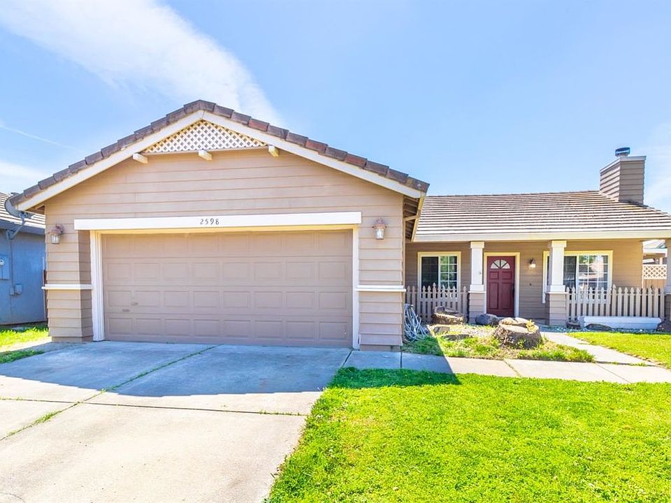 1st image of 2598 Drummond Dr