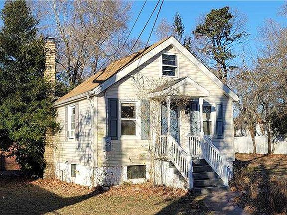 4th image of 170 N Evergreen Dr