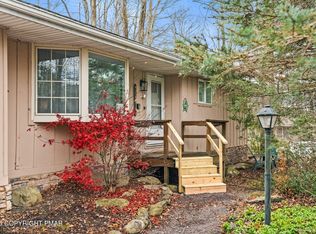 128 Winding Hill Rd, Pocono Pines, PA 18350