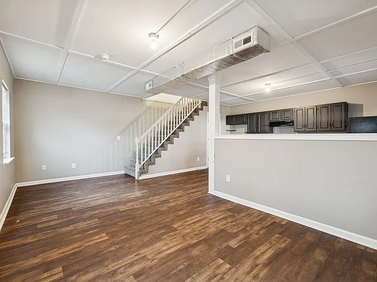 801 Poplar Ave #B — Photo 8