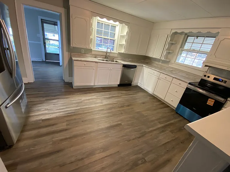 19 Geer St — Photo 16