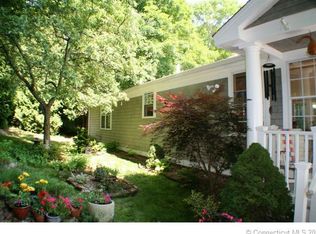 31 Thimble Island Rd, Branford, CT 06405