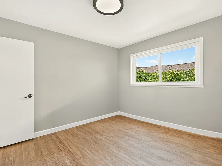 10420 Greenview Dr — Photo 21