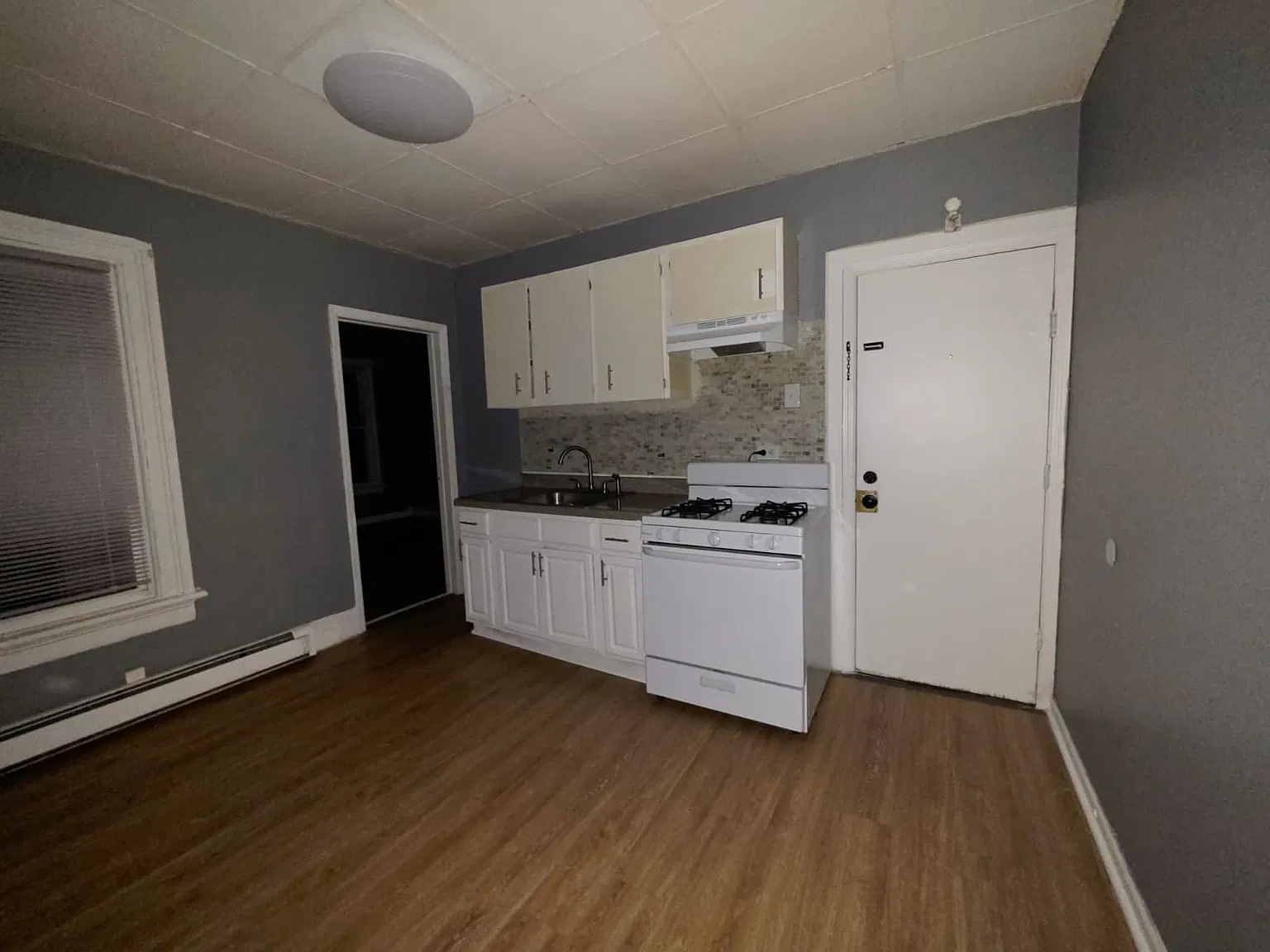 2 bed, 800 sqft, $2,000 — Photo 1