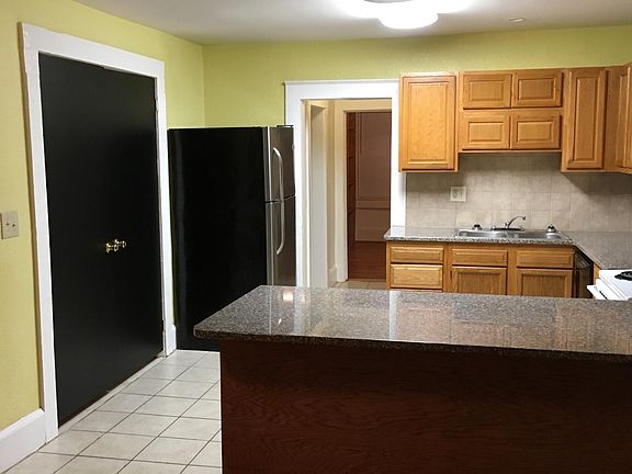 3rd image of 111 N Jarvis St