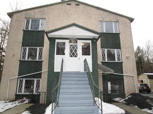 1st image of 534 Hemlock Dr #B