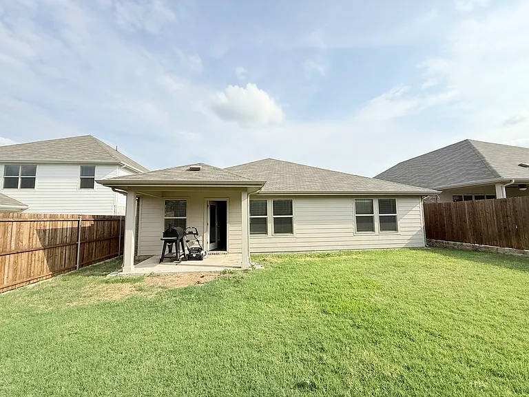 2215 Gustavus Dr — Photo 15