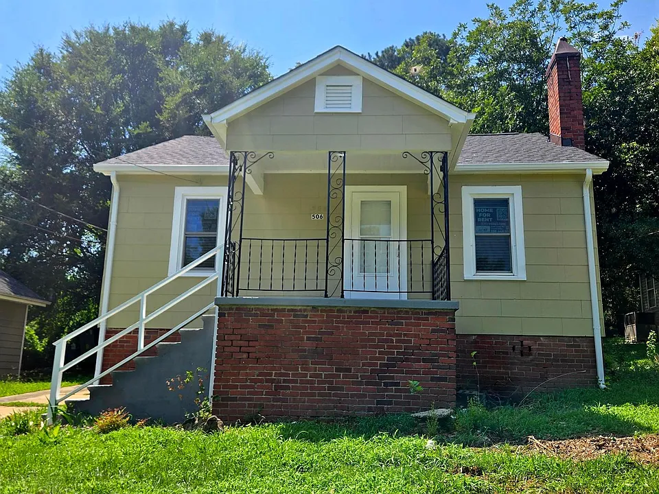 506 Lakeside Ave