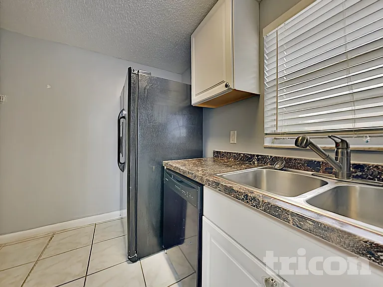 8235 Donaldson Dr — Photo 13