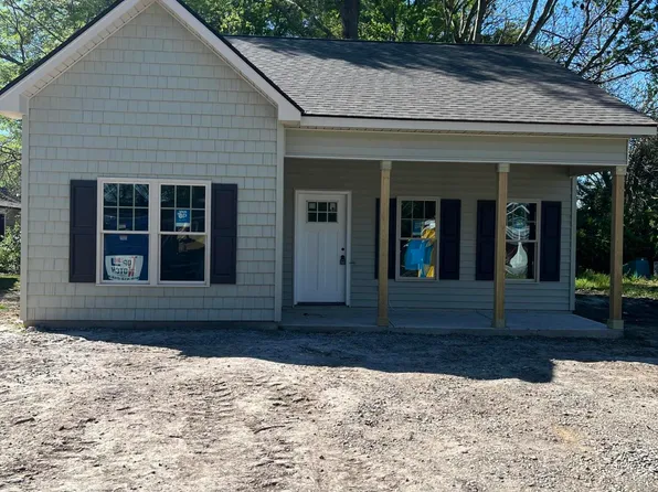 406 S Sharpe Street, Selma, NC 27576