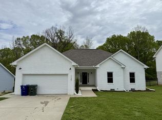 1135 Jonathan Ln, Springfield, TN 37172