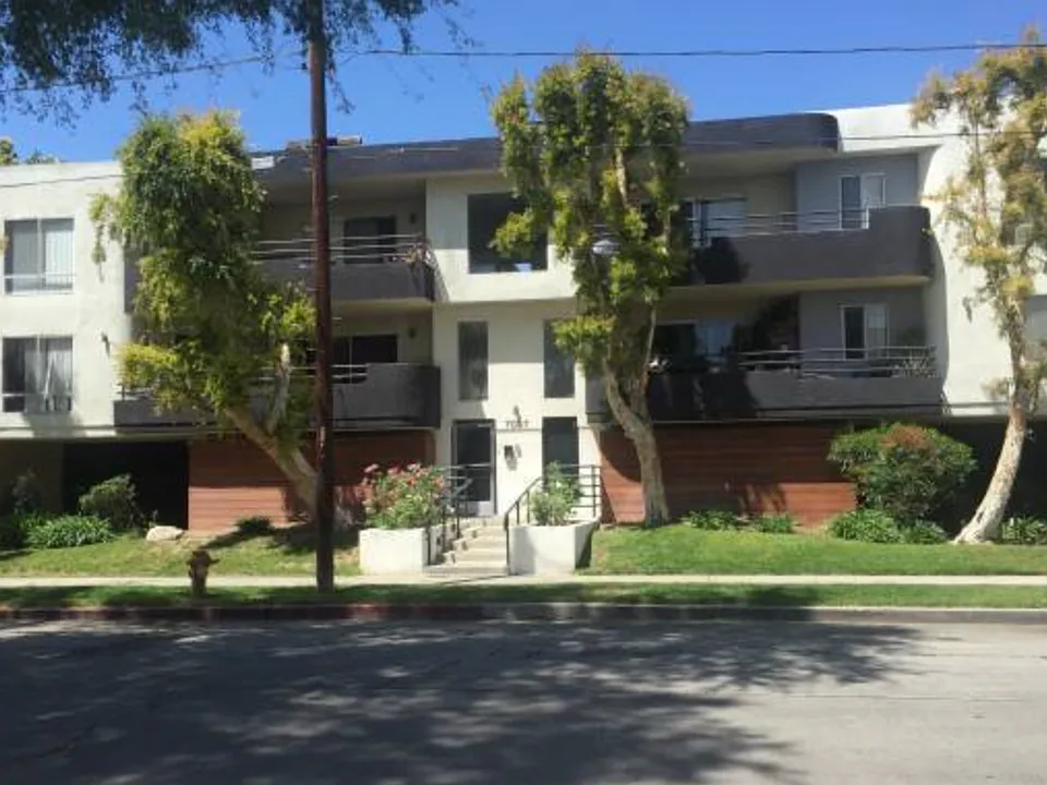 7037 Alabama Ave #208