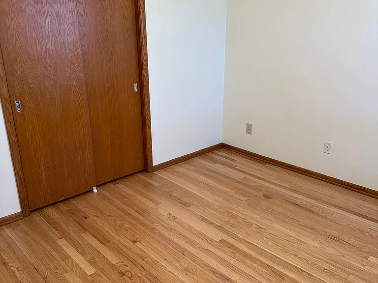 505 E Henry Clay St #204 — Photo 33