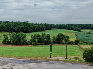 Hilltop Dr NW, Strasburg, OH 44680