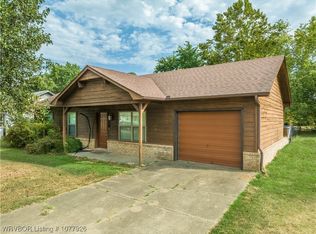 201 W Houston St, Lavaca, AR 72941