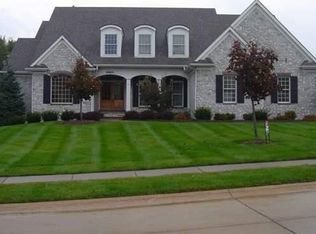 6864 Little Cabin Rd, Bettendorf, IA 52722