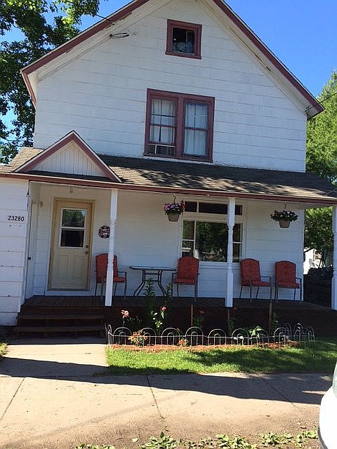 front with 1 car garage