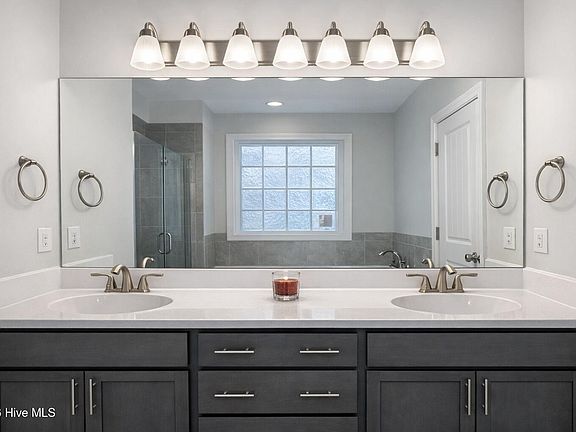 3rd image of 1011 Sailfish Street