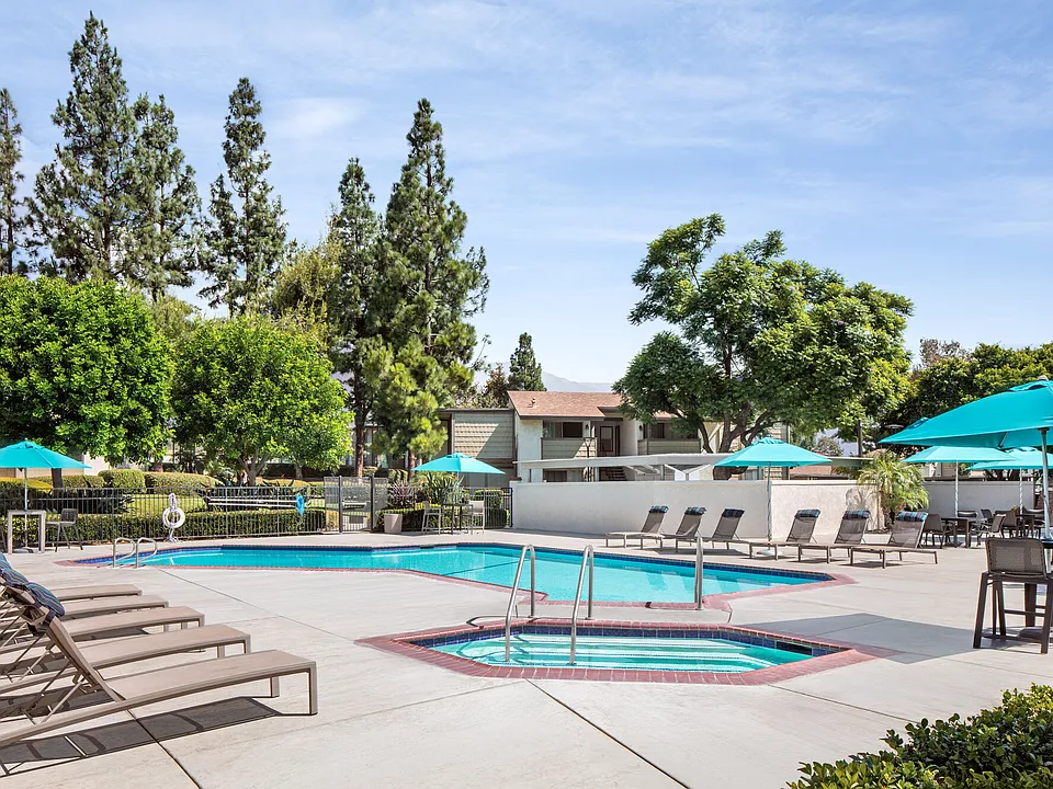 Sunscape West