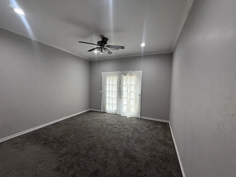 904 E Comanche St — Photo 12