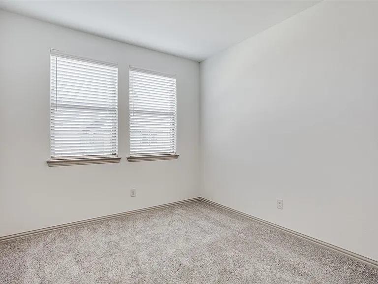 1056 Homestead Way — Photo 12