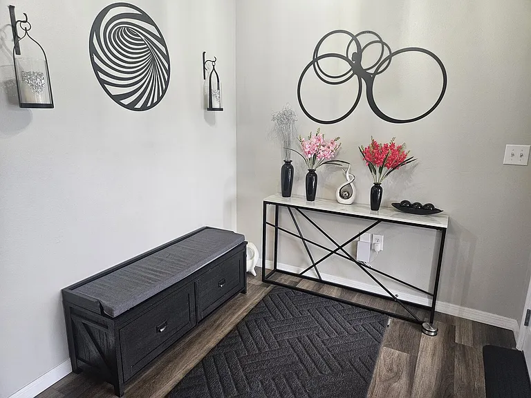 Lola Dr — Photo 4