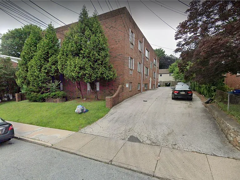 120 Saint Charles St #8 — Photo 1