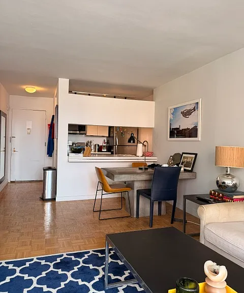 500 W 43rd St #9K — Photo 3
