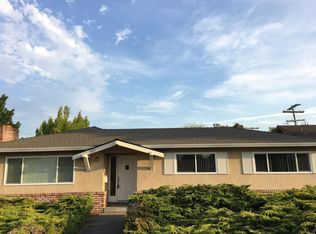 825 Cuesta Dr, Mountain View, CA 94040