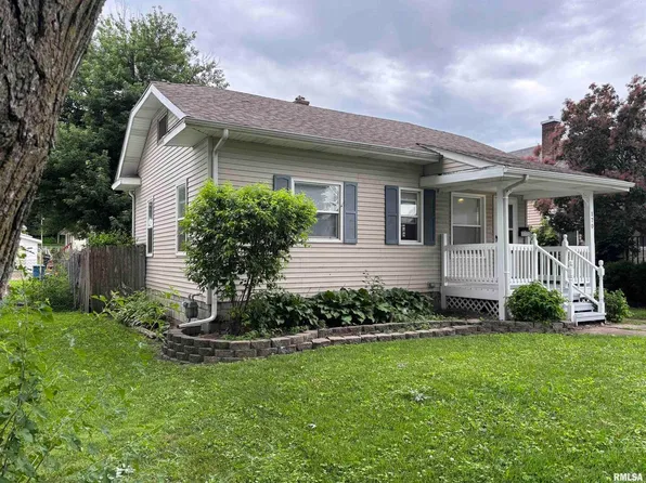 170 16th Ave, East Moline, IL 61244